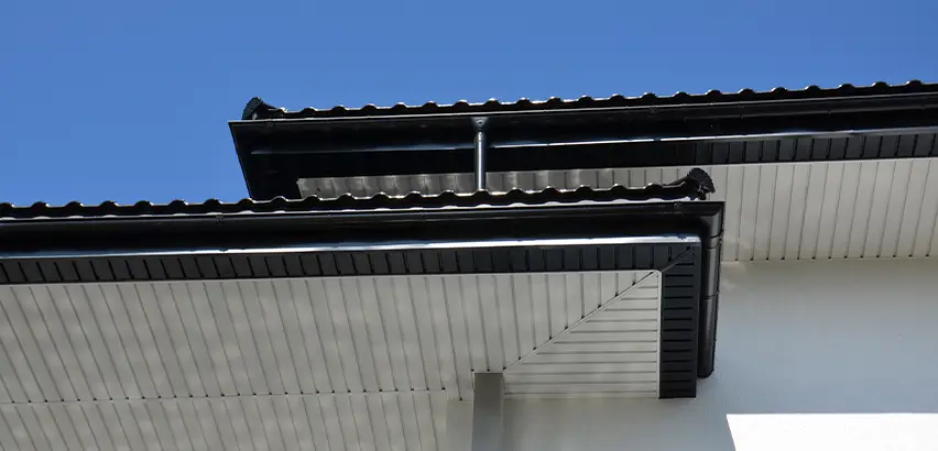 Roof Overhang Repair in Camp Pendleton